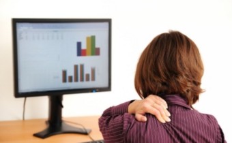 Tips Cara Mengatasi Pegal di Depan Komputer