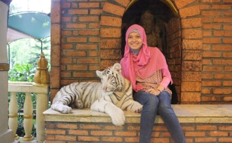 Sally Mitha, Pebisnis Aneka Hijab dan Jarum yang Sukses