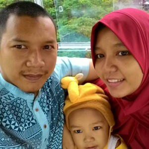 Siti Robayani Dan Suaminya